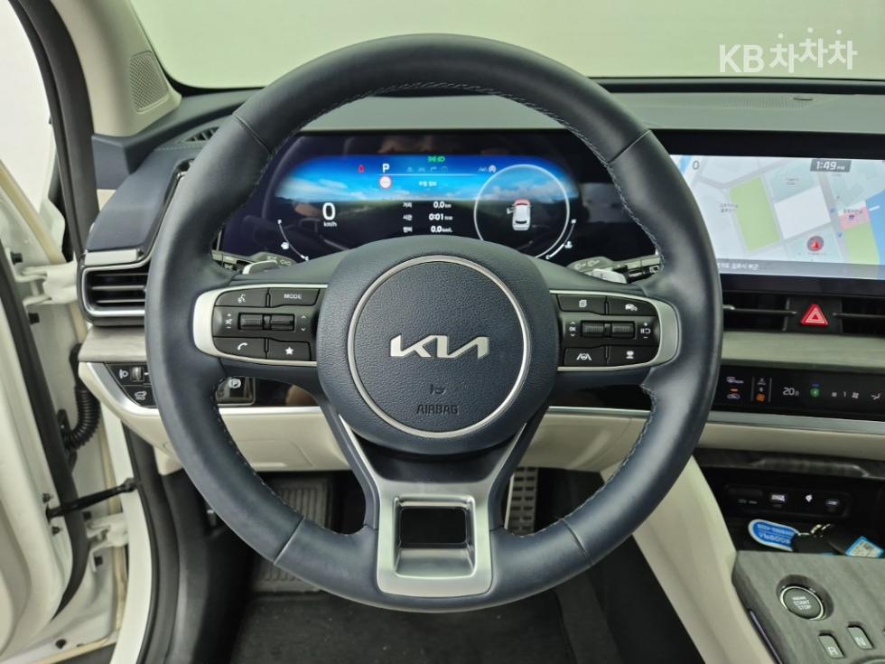 2023 Kia Used Car photo