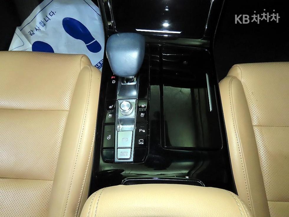 2020 - kia k7
