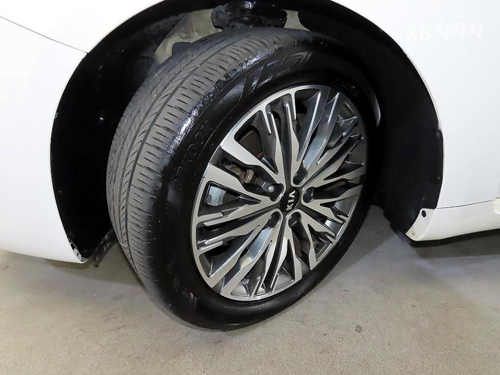 2020 - kia k7