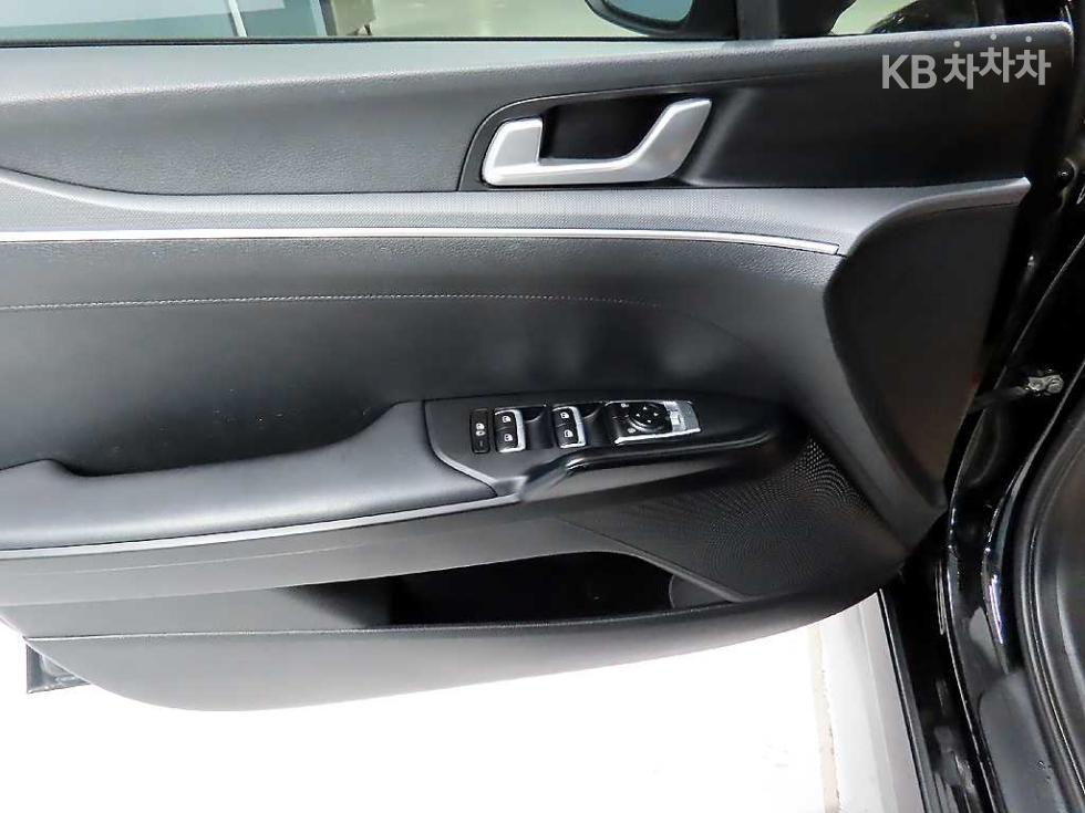 2020 - kia k5