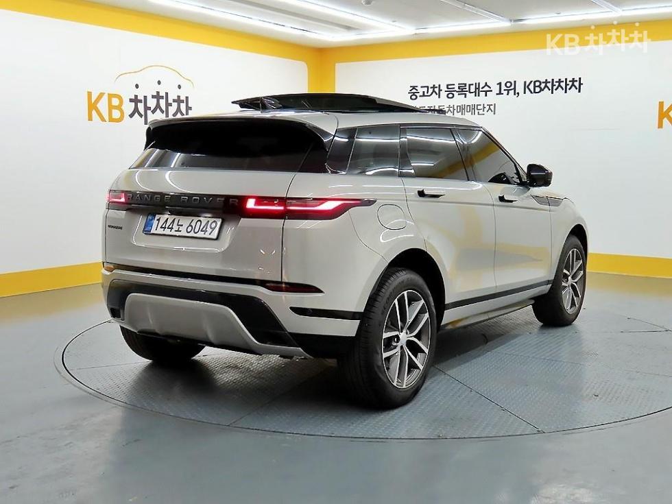 2025 Land Rover Used Car photo