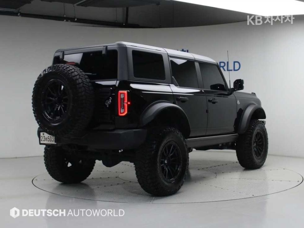 2023 - ford bronco