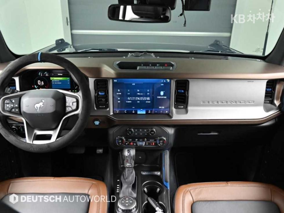 2023 - ford bronco