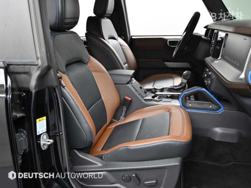 2023 - ford bronco