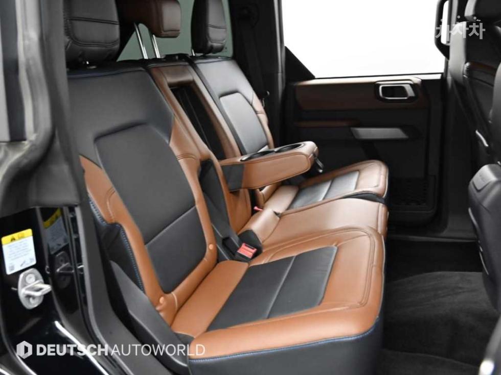 2023 - ford bronco
