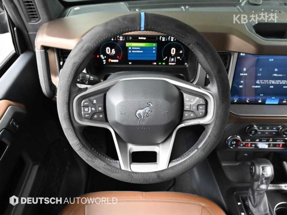 2023 - ford bronco