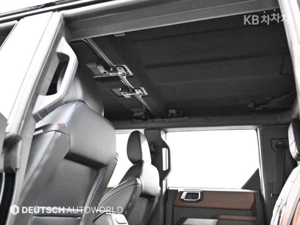 2023 - ford bronco