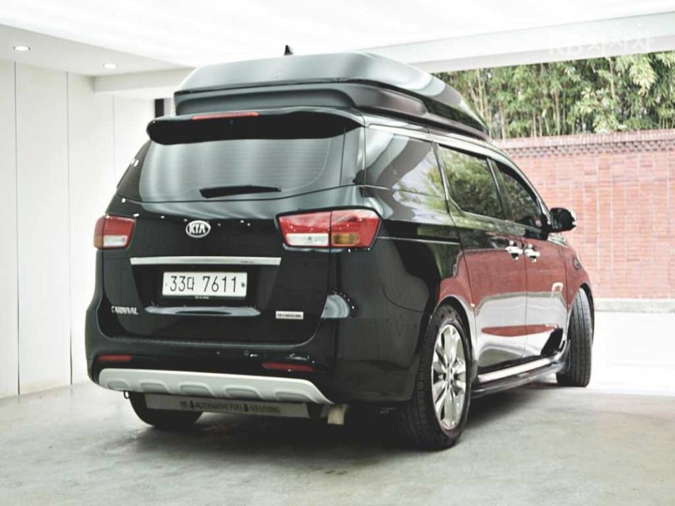 2018 - kia carnival