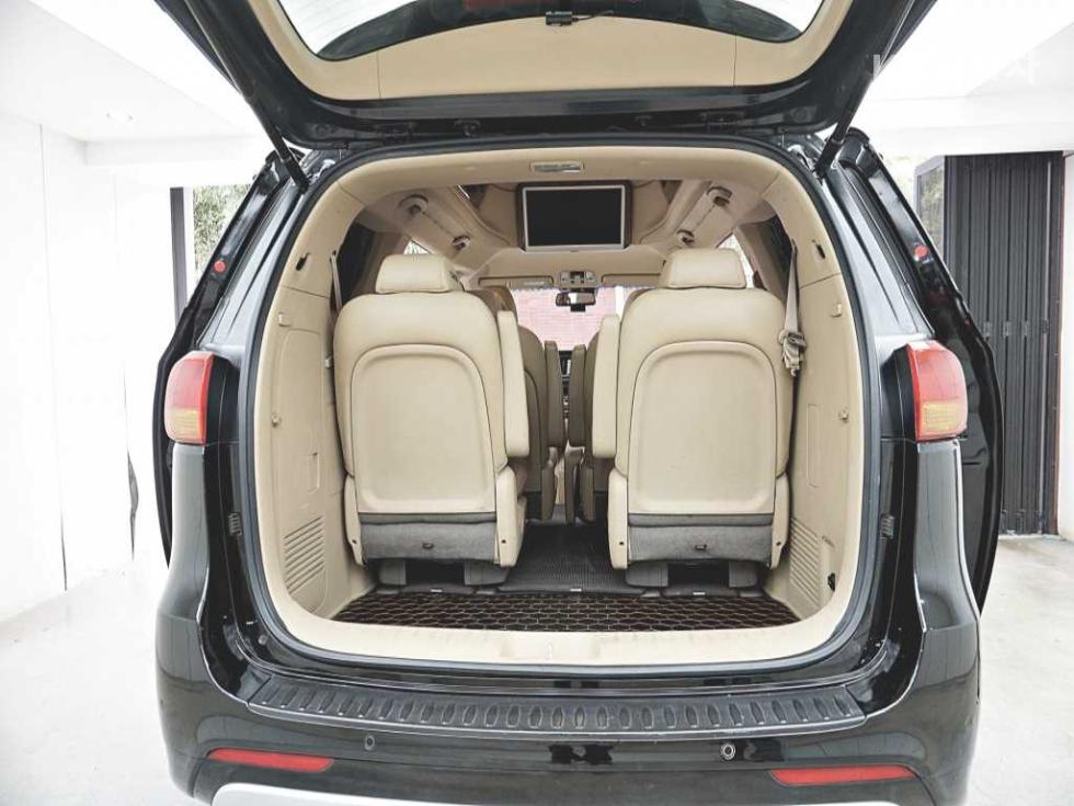 2018 - kia carnival