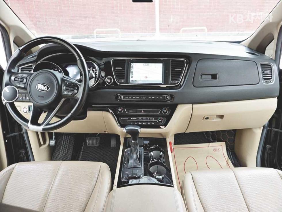 2018 - kia carnival