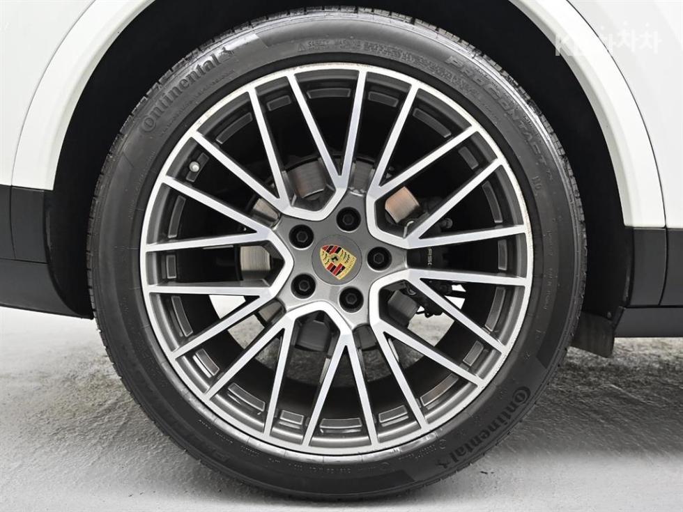 Porsche Cayenne — miniaturë 5