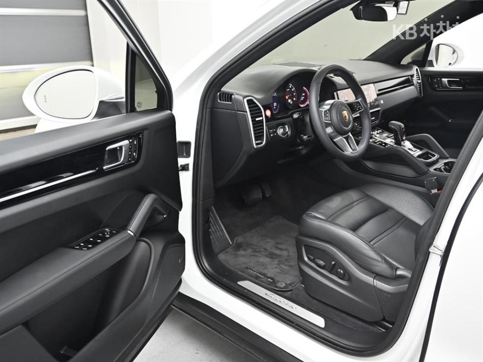 Porsche Cayenne — miniaturë 11