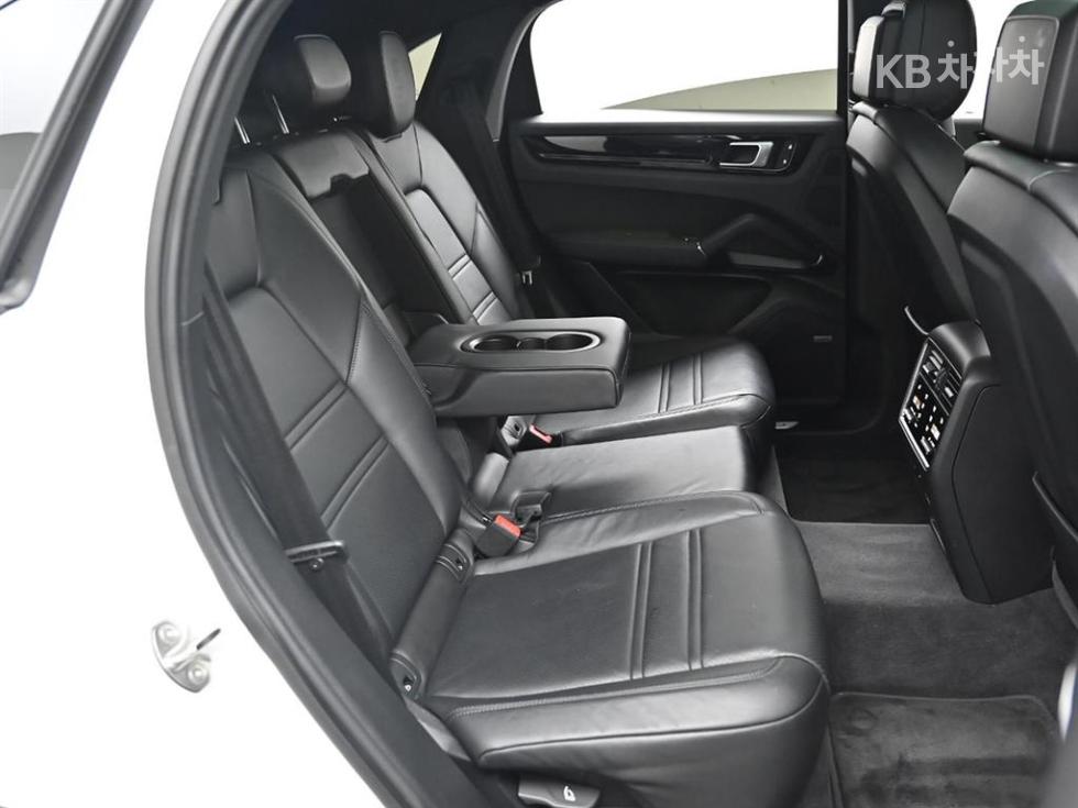 Porsche Cayenne — miniaturë 12