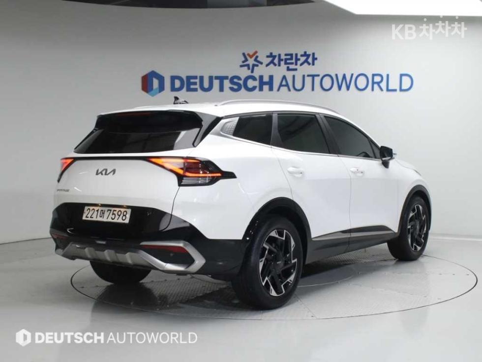 2023 - kia sportage