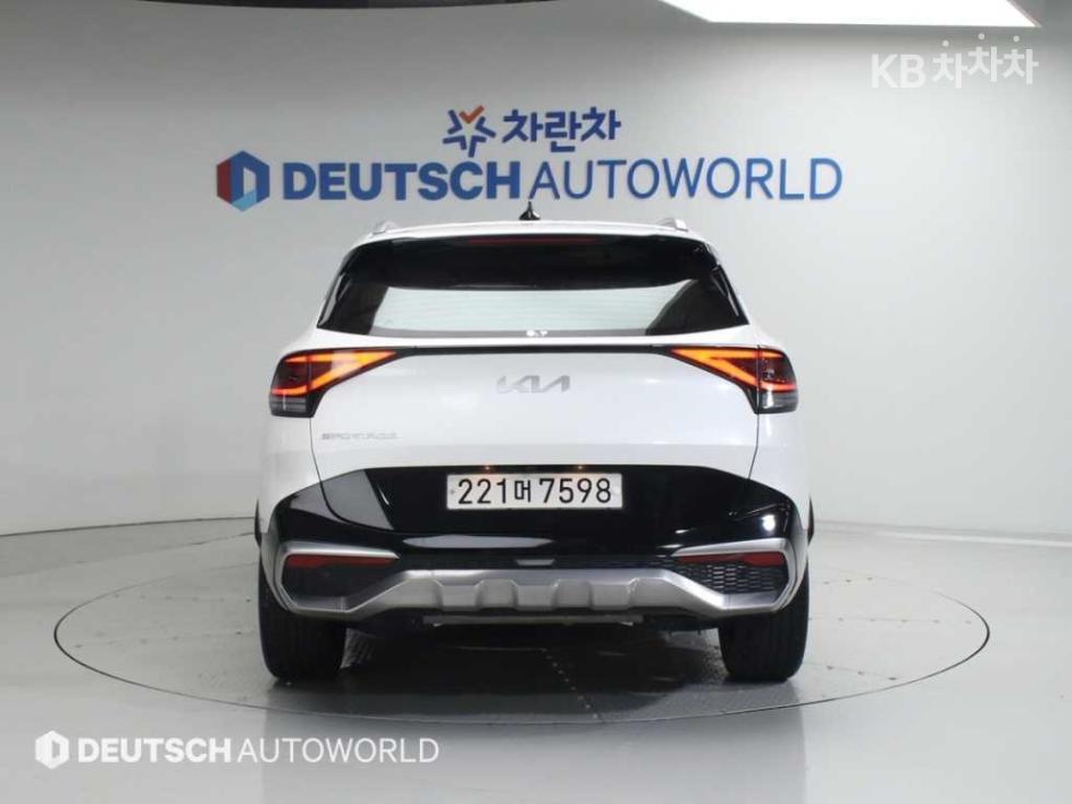 2023 - kia sportage