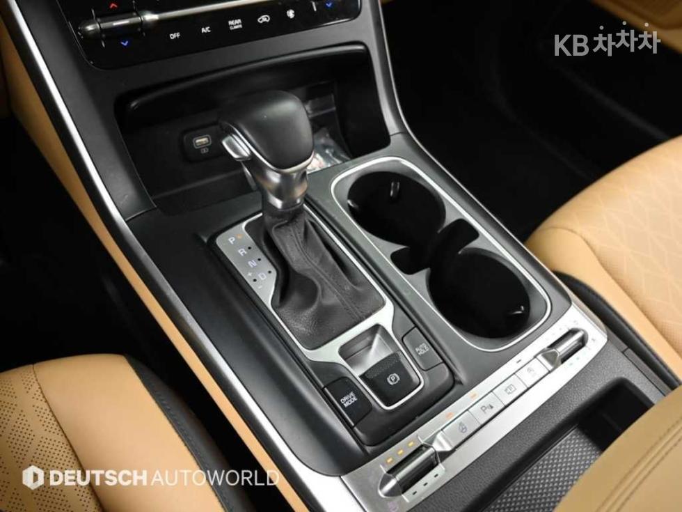 2023 - kia sportage
