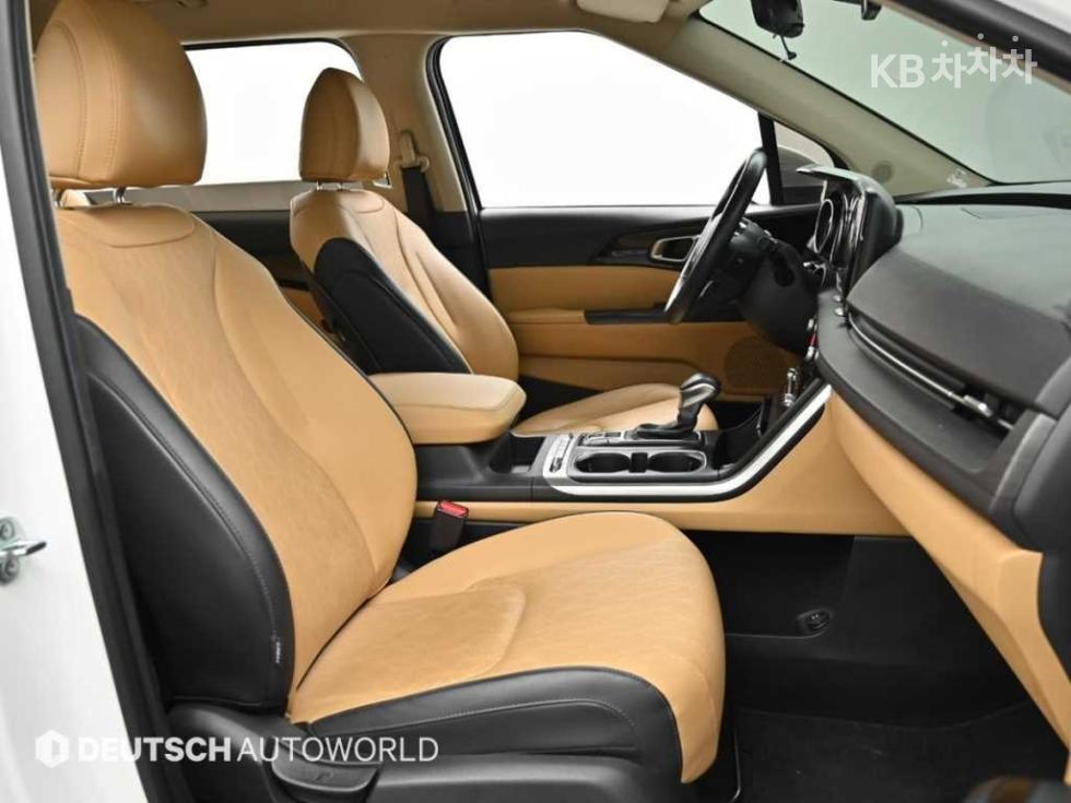 2023 - kia sportage