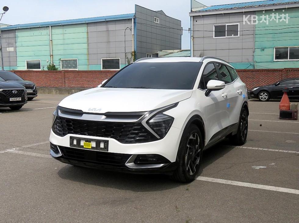 2022 - kia sportage