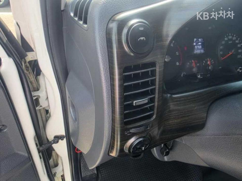 2019 - kia bongo iii