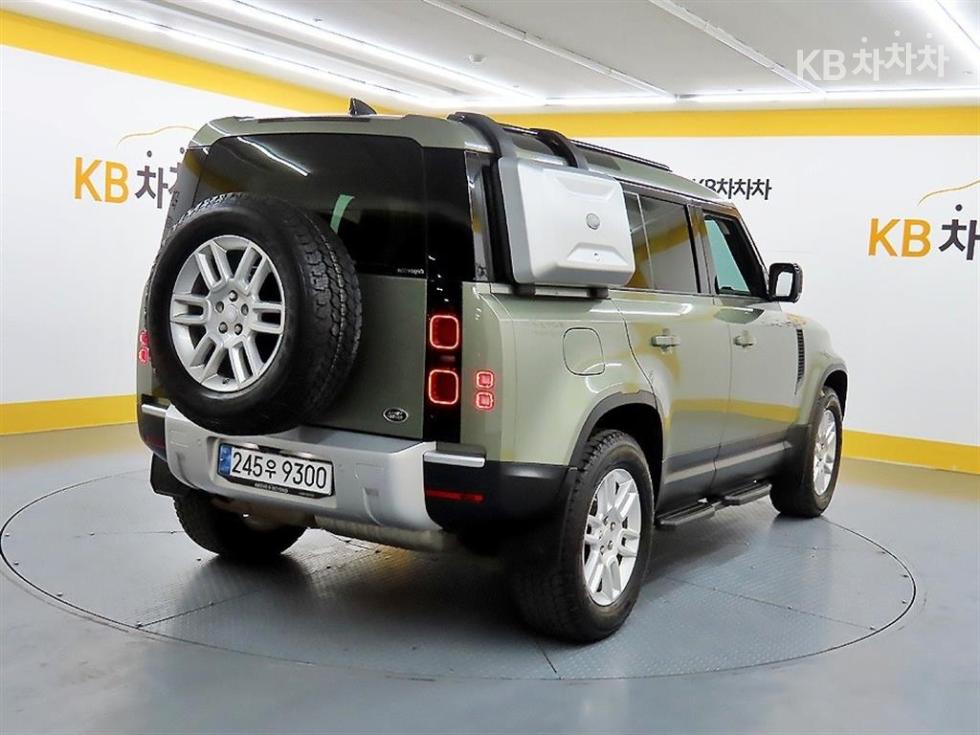 2021 Land Rover (L663) photo
