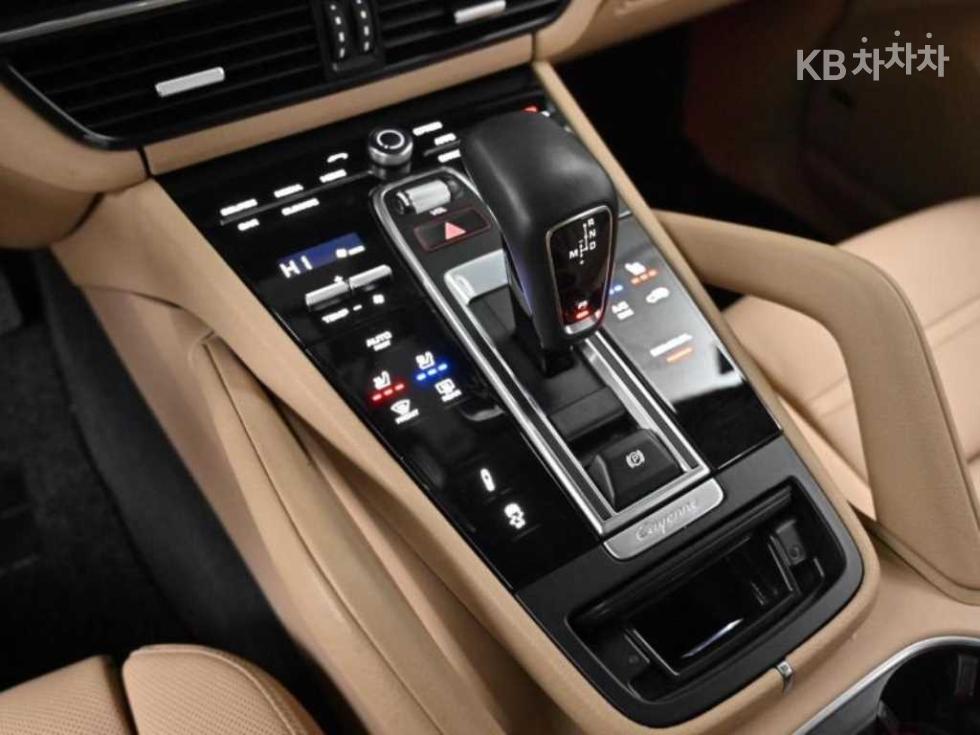 Porsche Cayenne — miniaturë 9