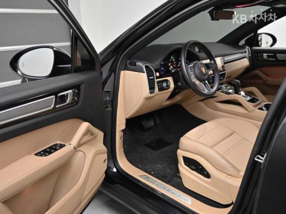 Porsche Cayenne — miniaturë 10