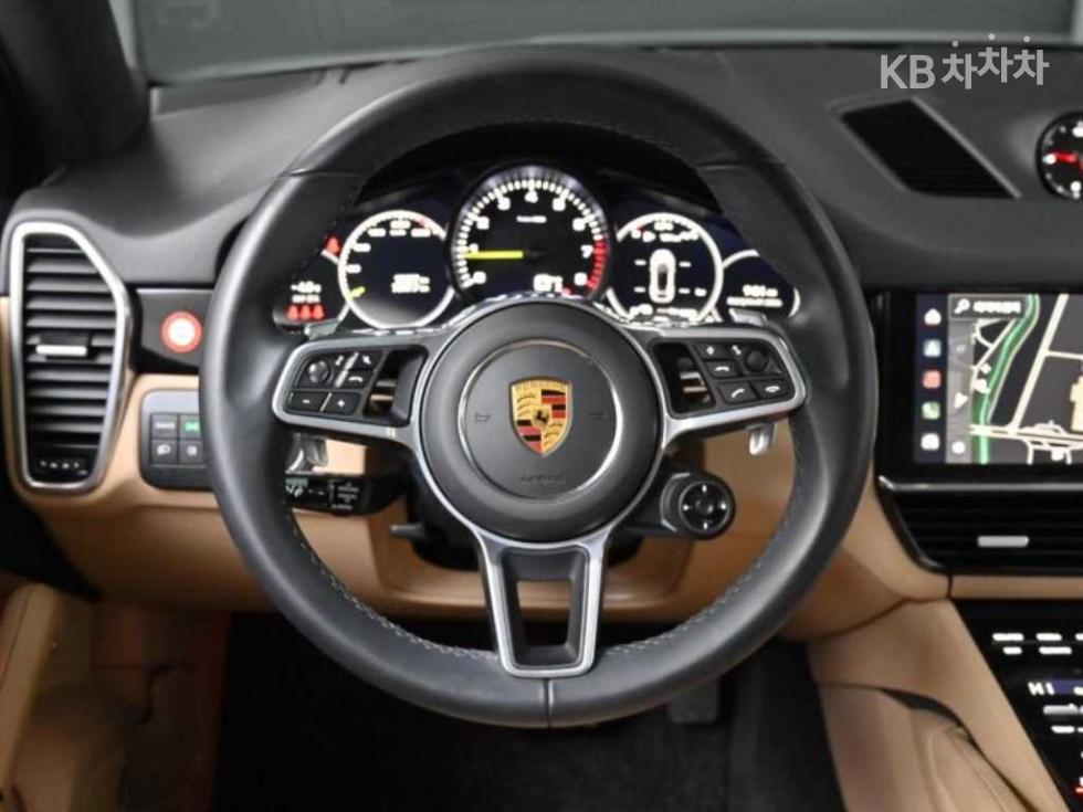 Porsche Cayenne — miniaturë 12