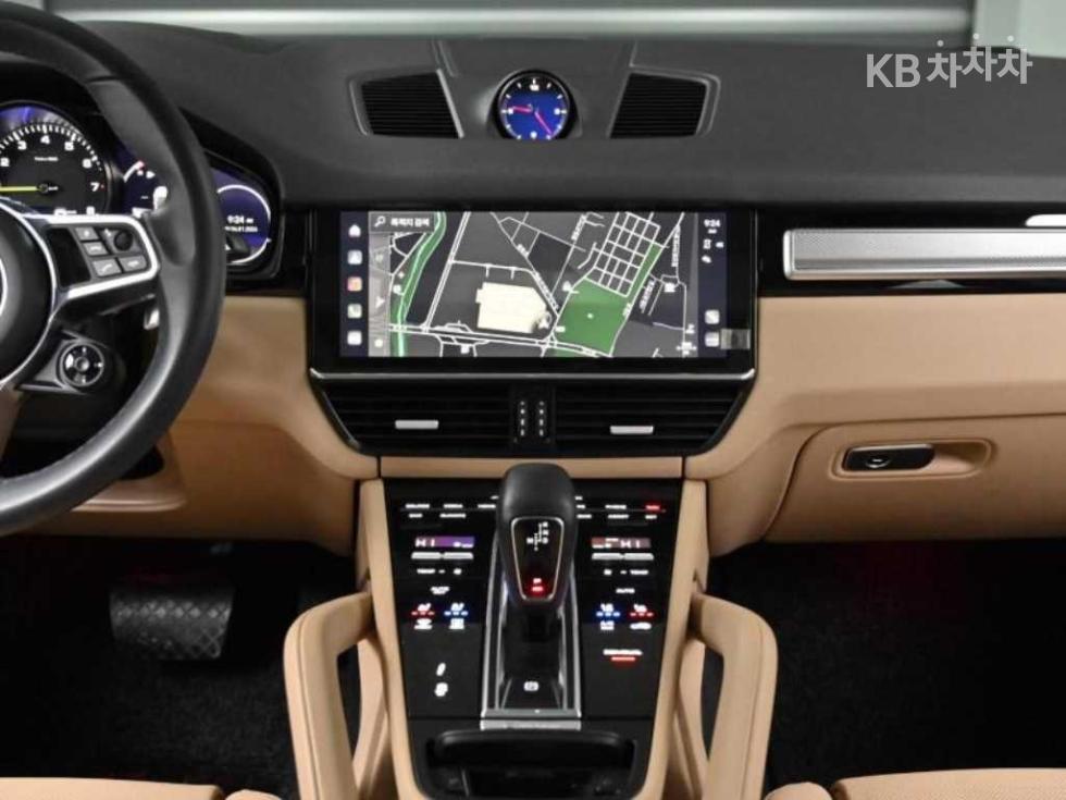 Porsche Cayenne — miniaturë 13