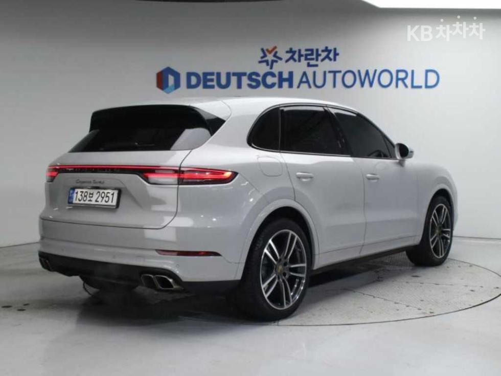 Porsche Cayenne — miniaturë 3