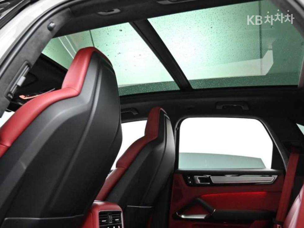 Porsche Cayenne — miniaturë 16