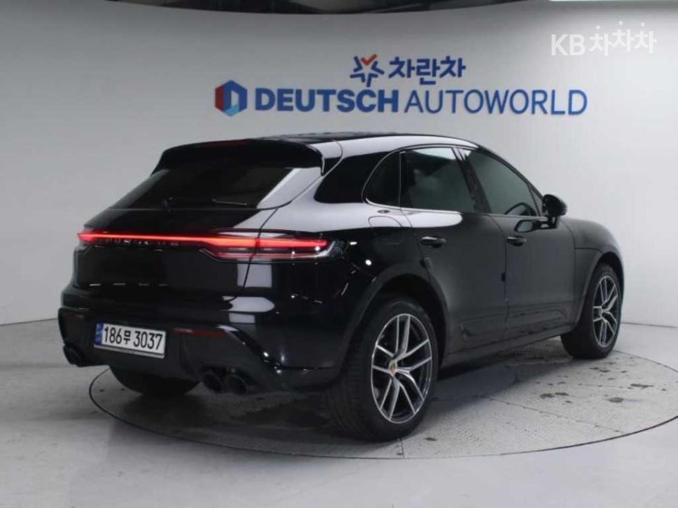 2022 Porsche Used Car photo