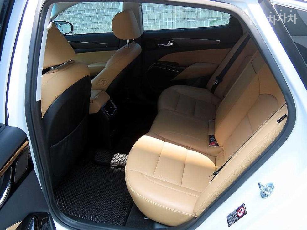 2020 - kia k7