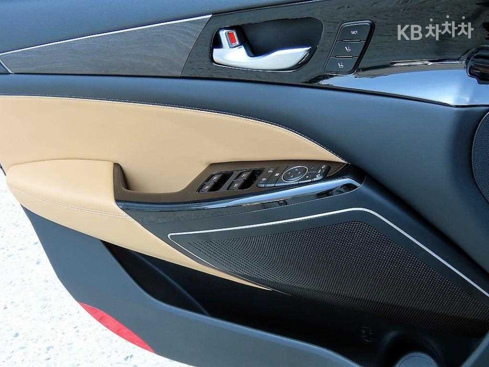 2020 - kia k7