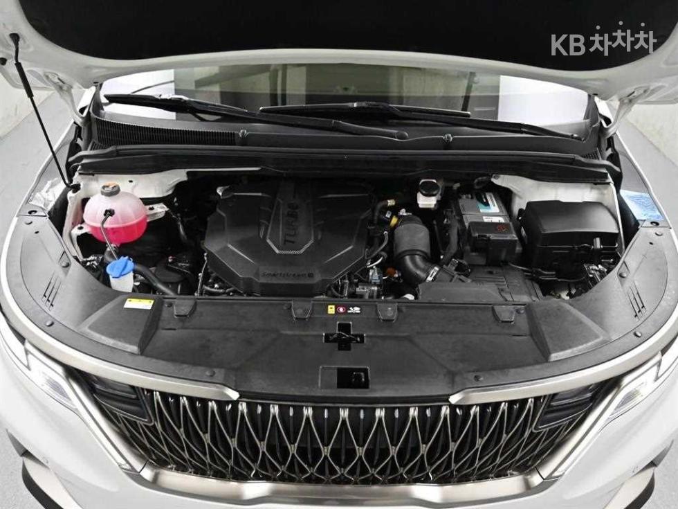 2023 - kia carnival