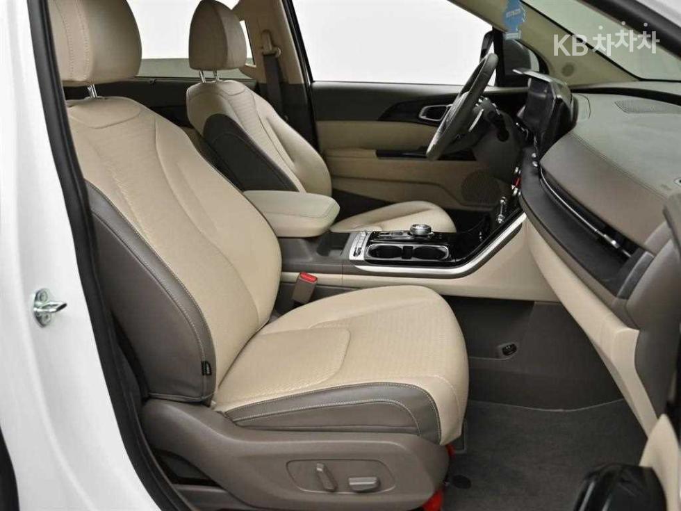 2023 - kia carnival
