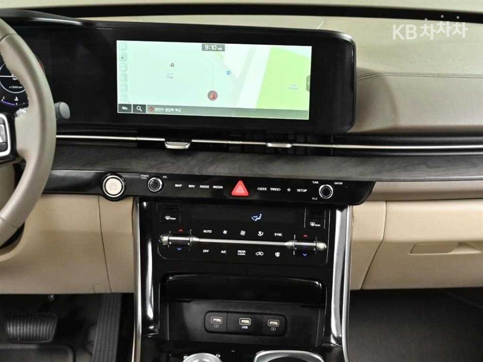 2023 - kia carnival
