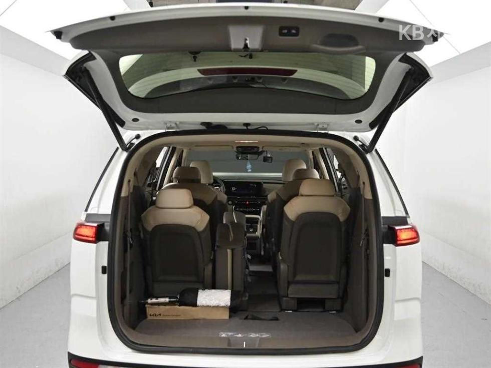 2023 - kia carnival