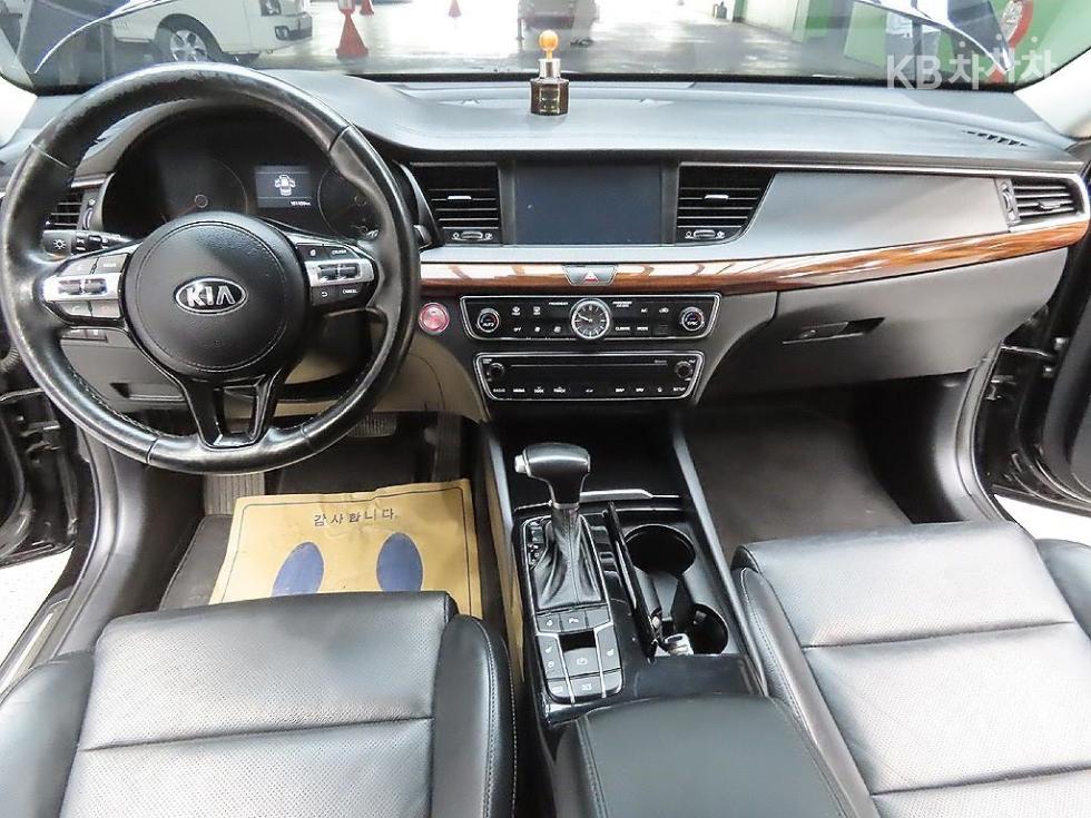 2017 - kia k7