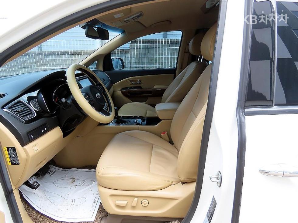 2016 - kia carnival