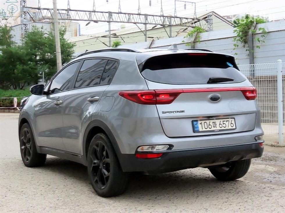 2022 - kia sportage