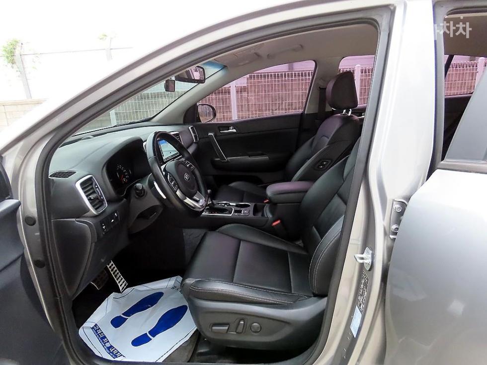 2022 - kia sportage