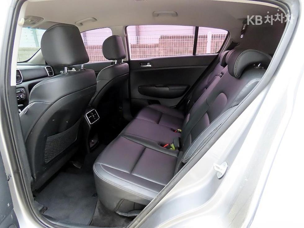 2022 - kia sportage