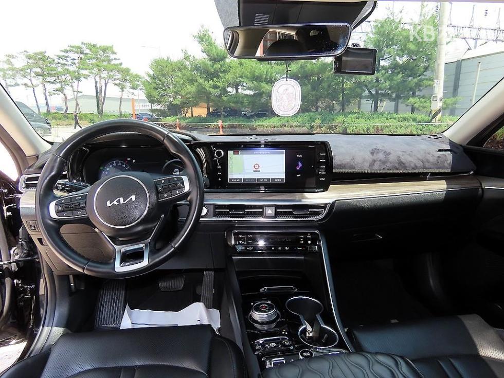 2022 - kia k5