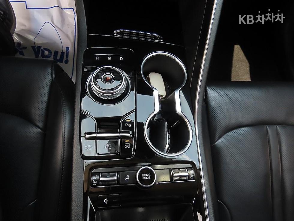 2022 - kia k5