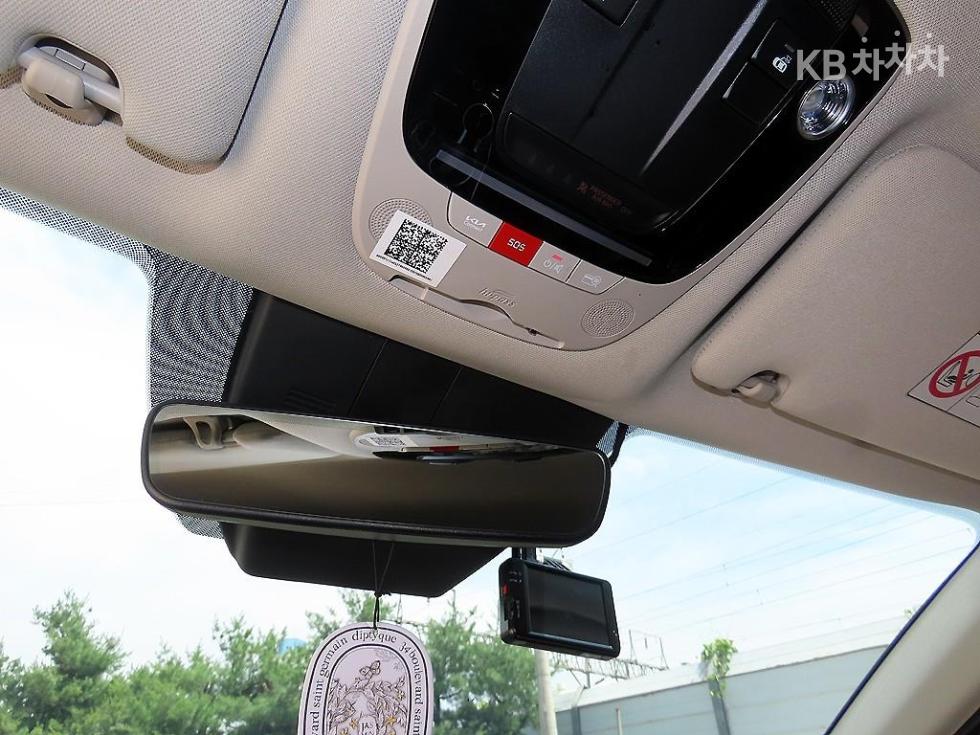 2022 - kia k5