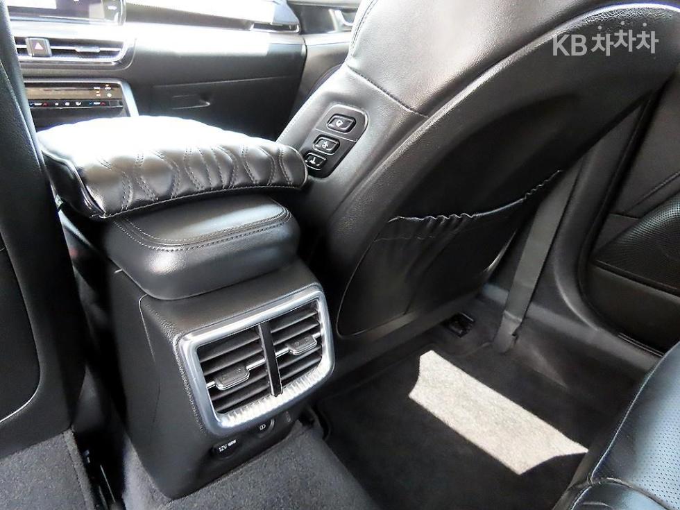 2022 - kia k5