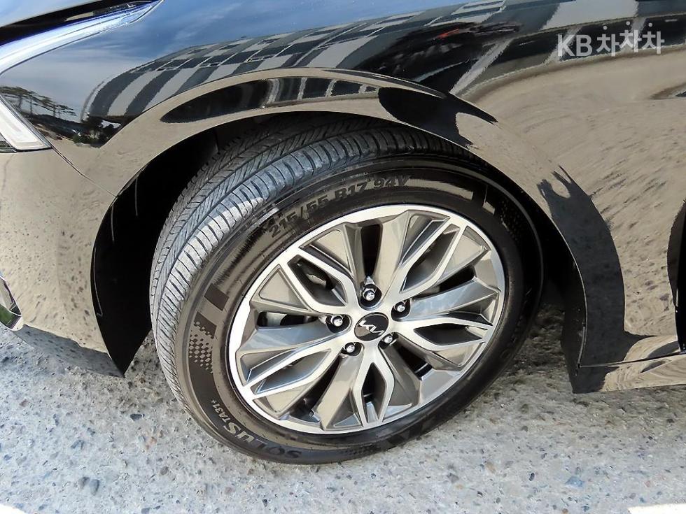 2022 - kia k5