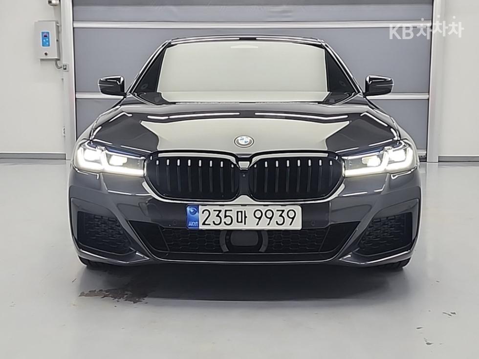 2023 BMW BMW 5 (G30) photo