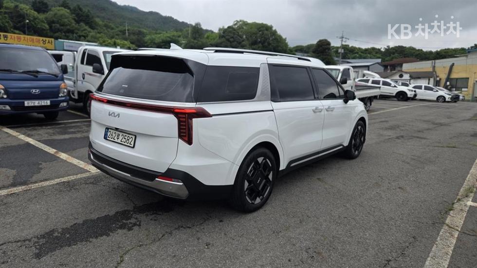 2024 - kia carnival