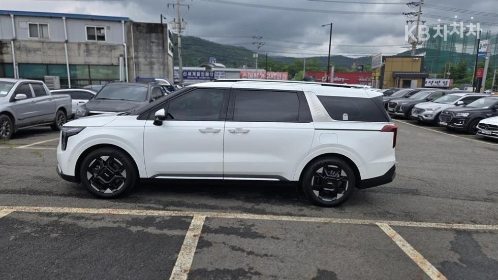 2024 - kia carnival